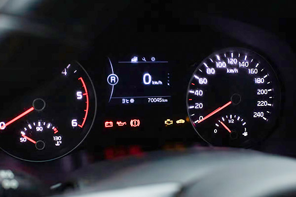 Instrument Cluster Movement of Cars